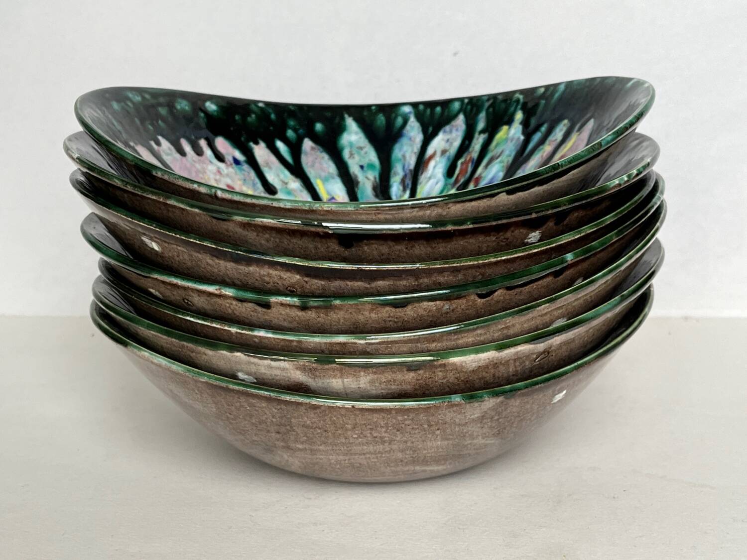 7 Morvan glazed earthenware salad bowls