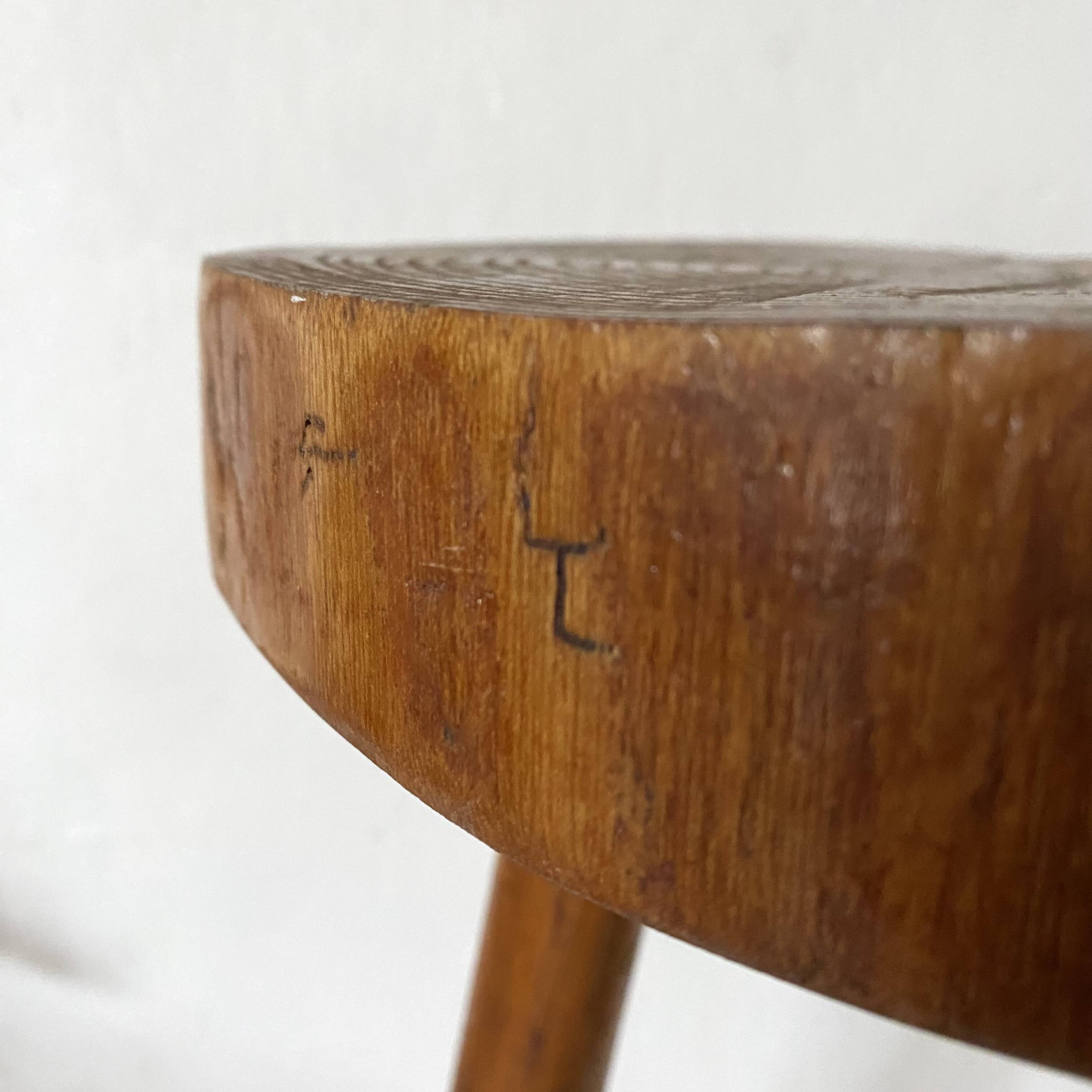 Tabouret de ferme tripode , porte plante