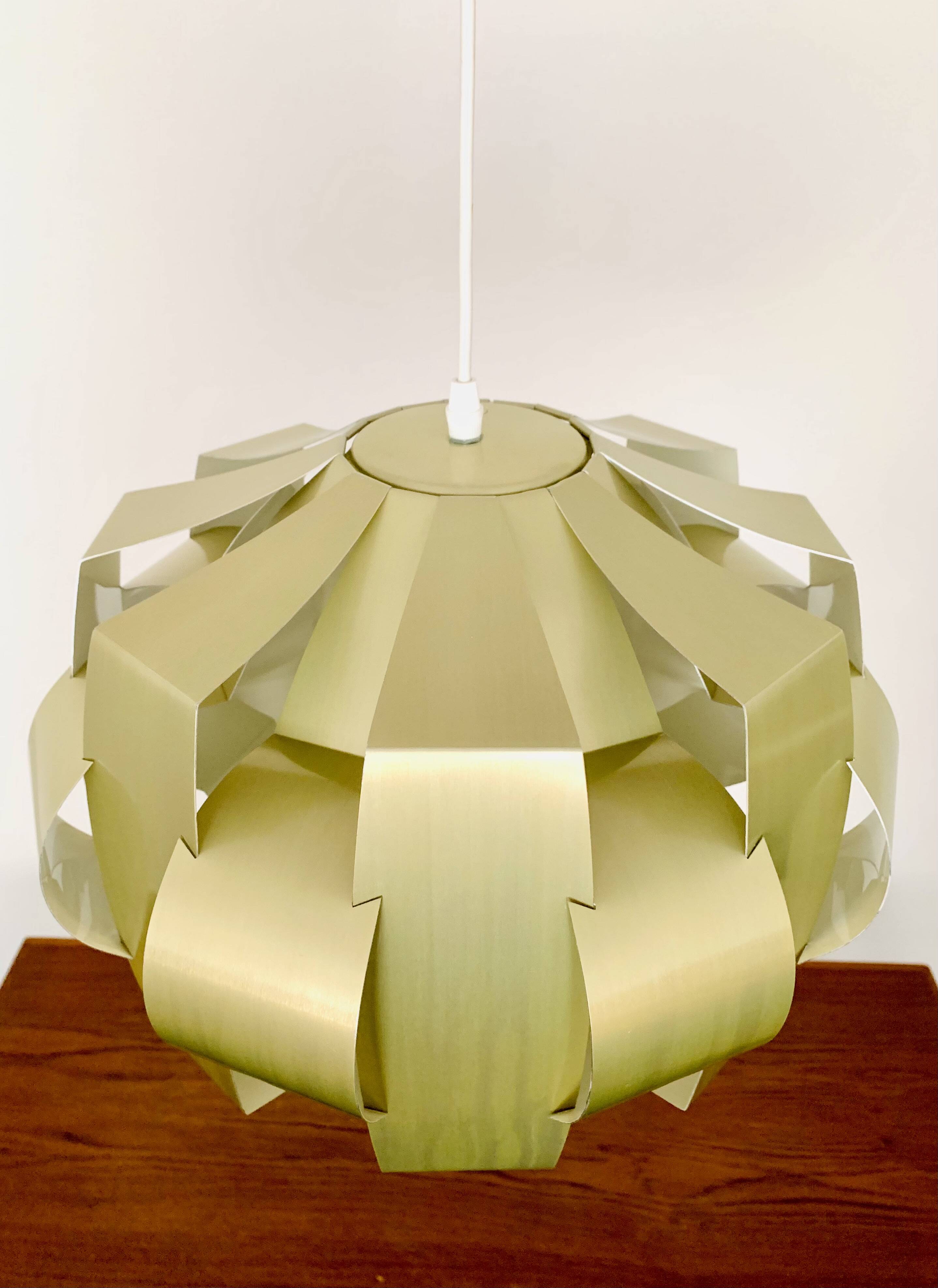 Suspension en métal origami