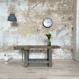 Carpenter's workbench in solid beech wood.