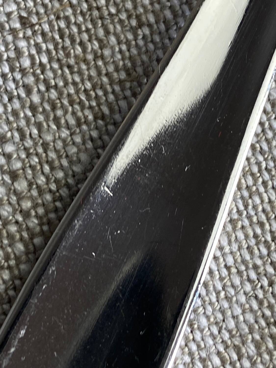 Douze fourchettes à dessert dans leur coffret