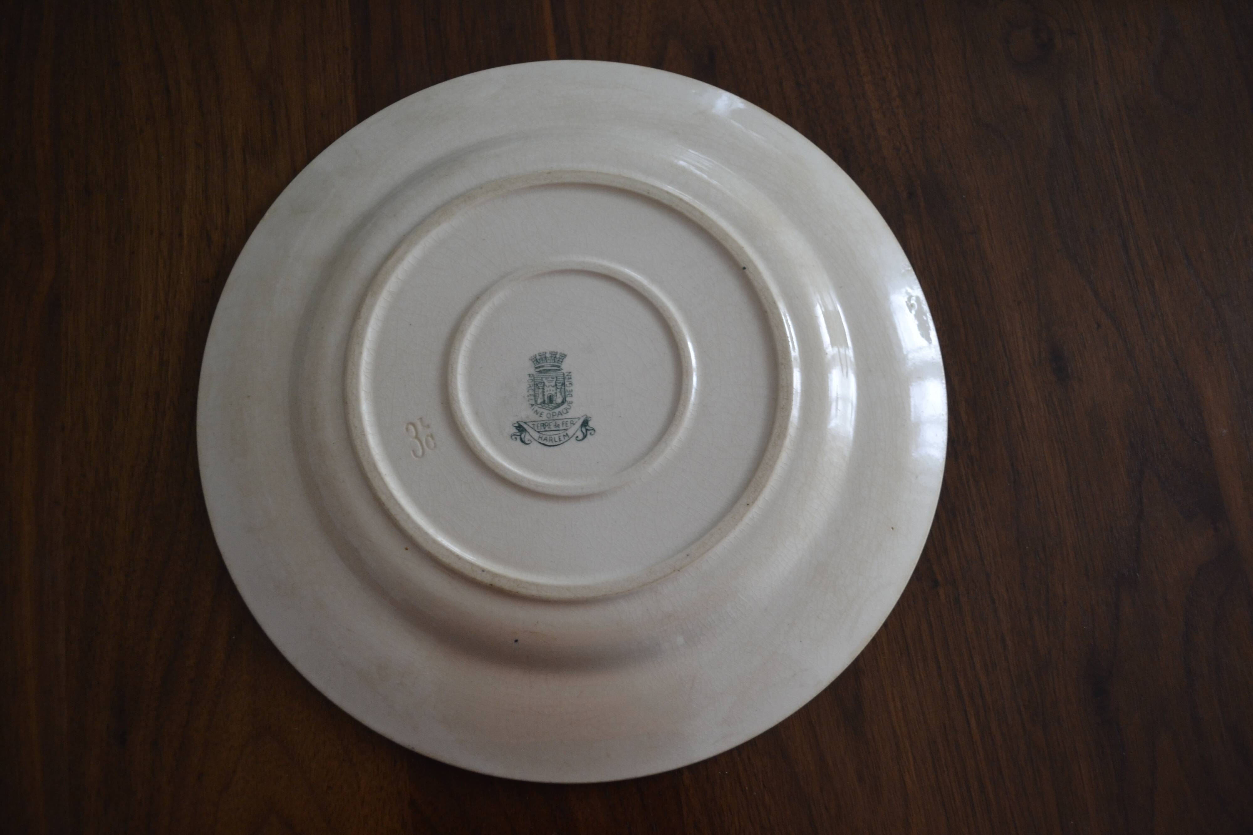 Plat rond Terre de fer