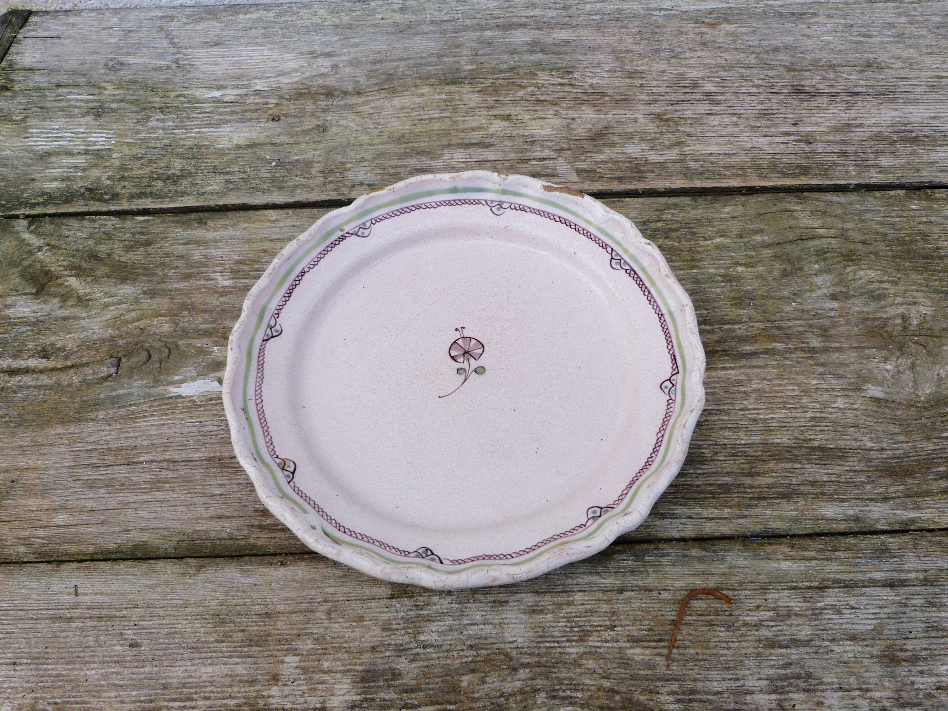 Assiette XVIII siècle faience Bordeaux
