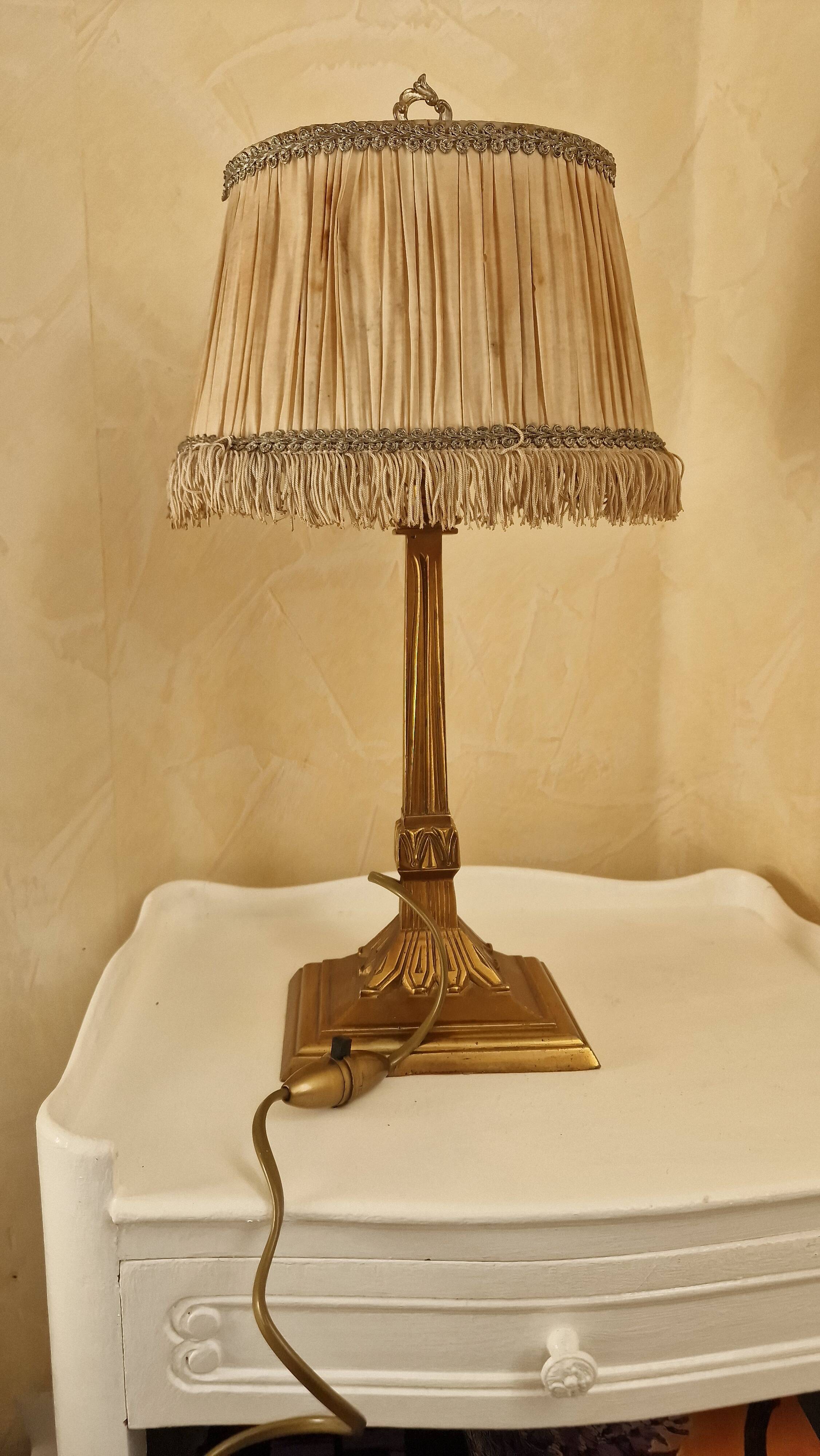 Pied de lampe art deco en laiton