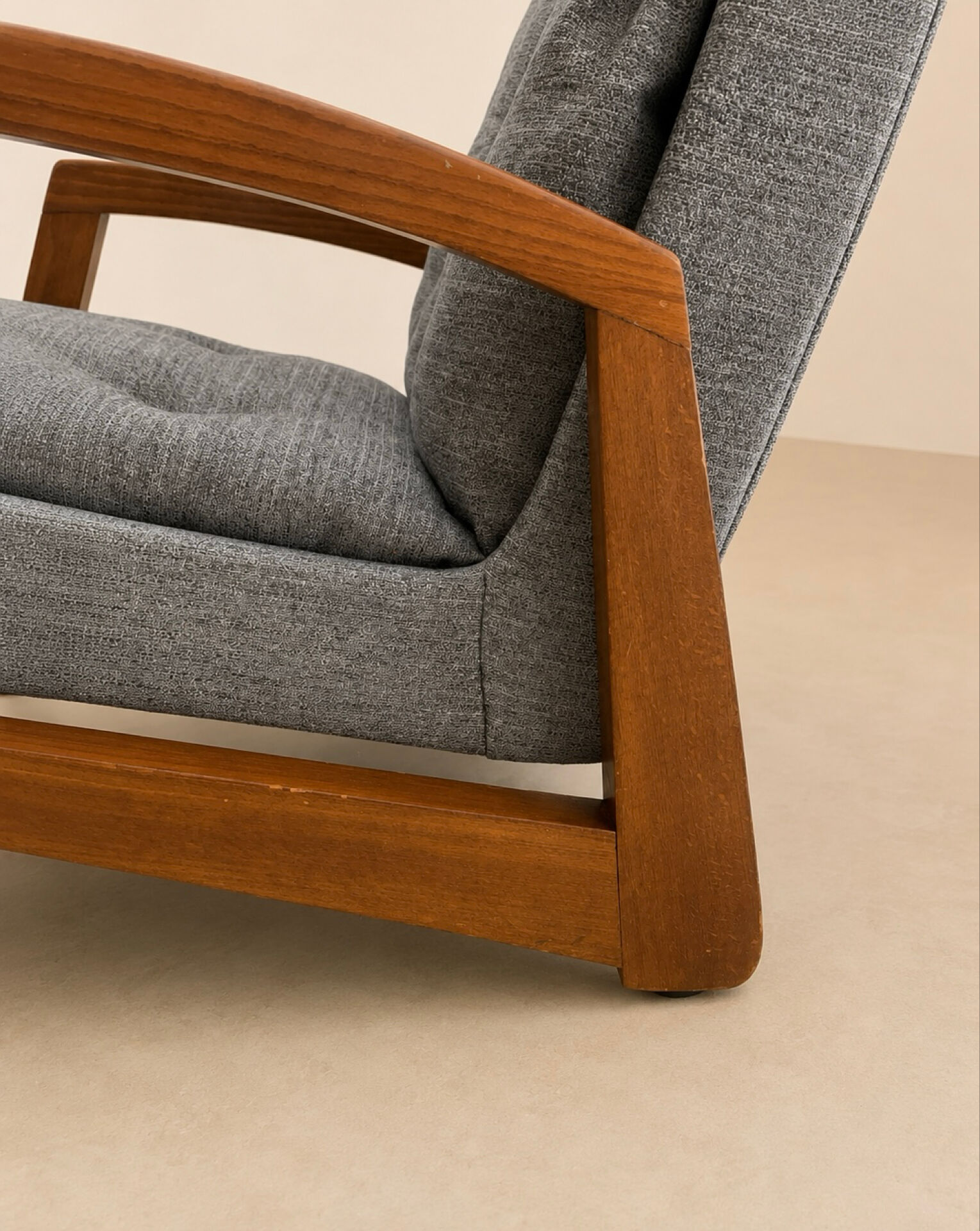 Paire de fauteuils de René-Jean Caillette, années 50