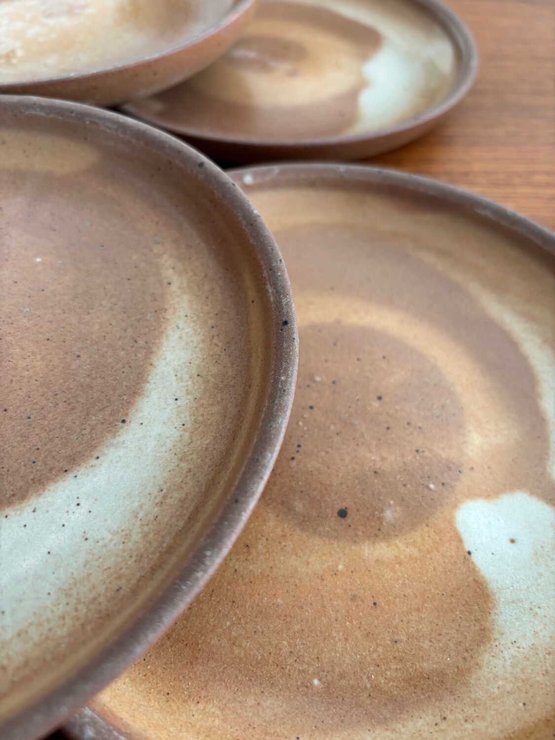 Lot assiette à dessert en grès vintage 1970 beige artisanale