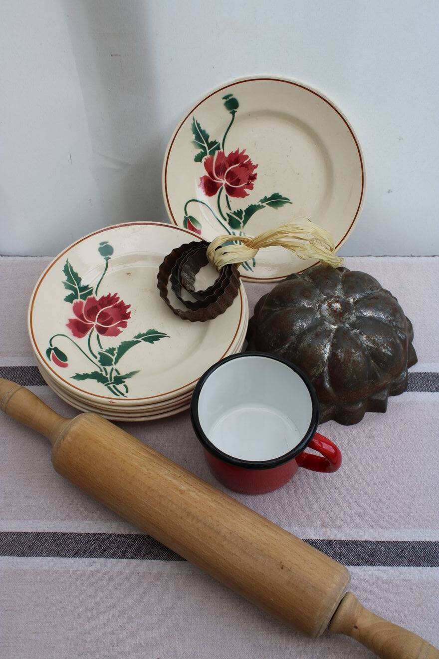 Set of 6 ceramic dessert plates