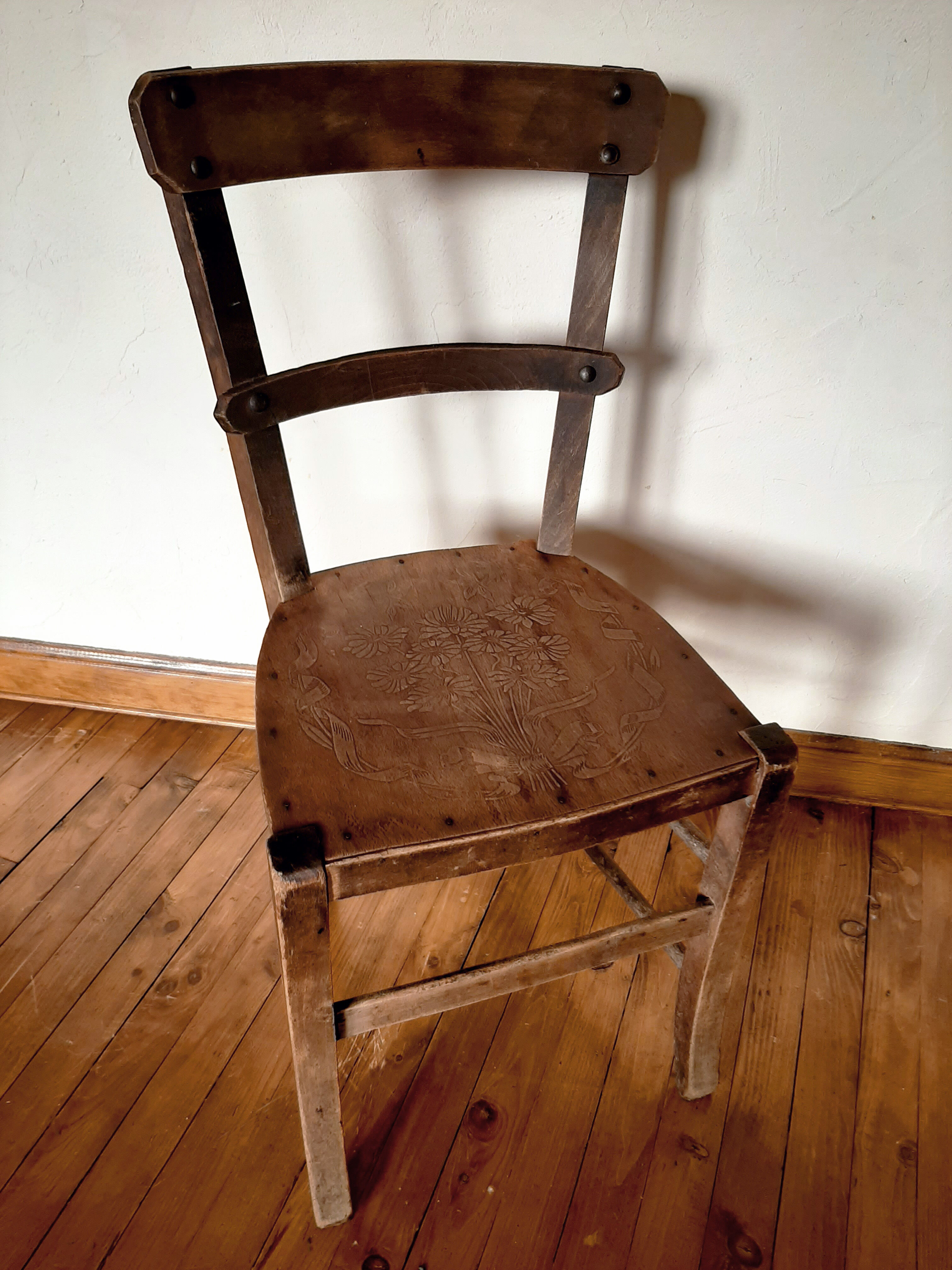 Wooden bistro chair from the 1920s