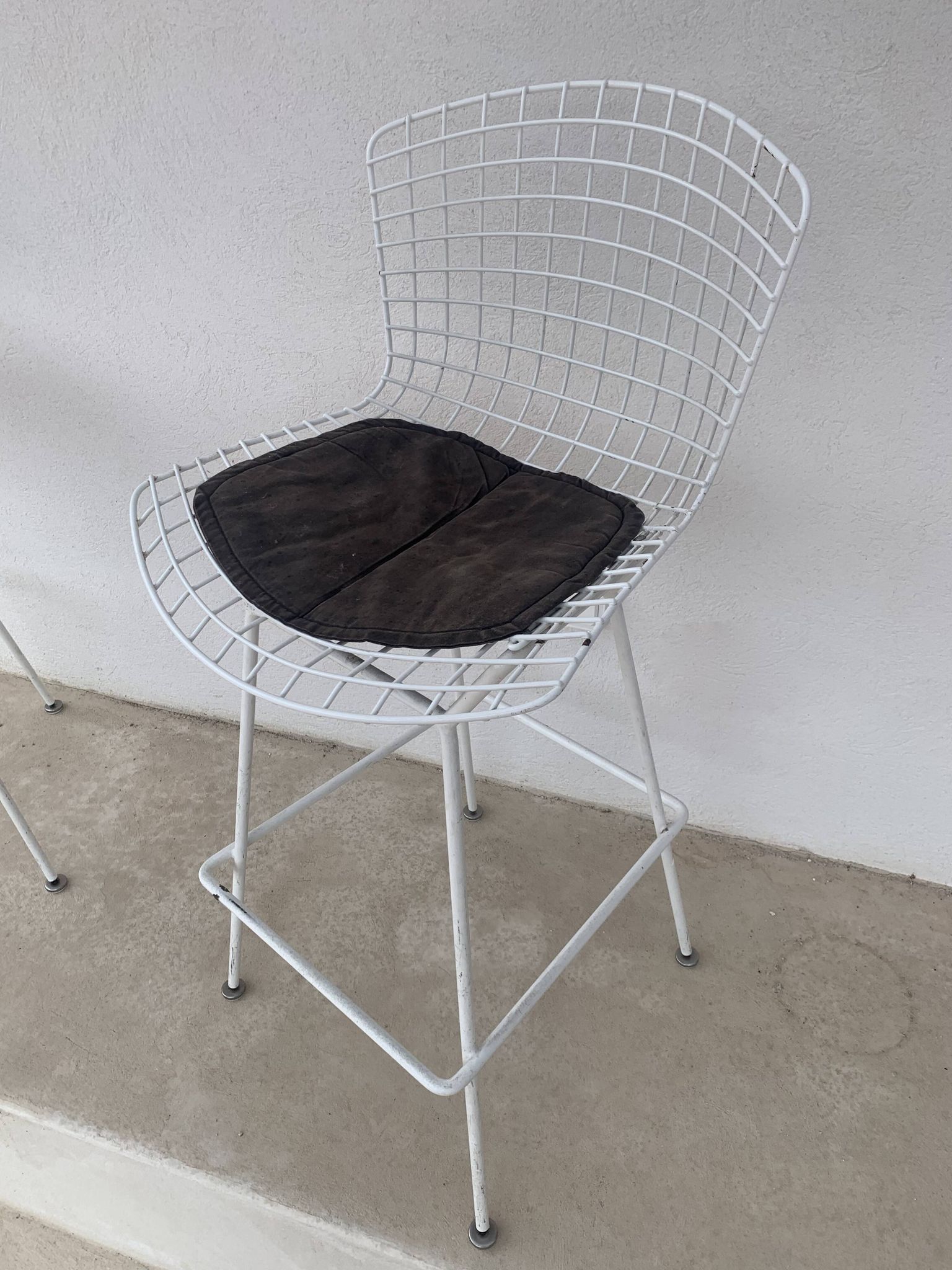 Pair of Bar stools by Harry Bertoia for Knoll International vintage 1970