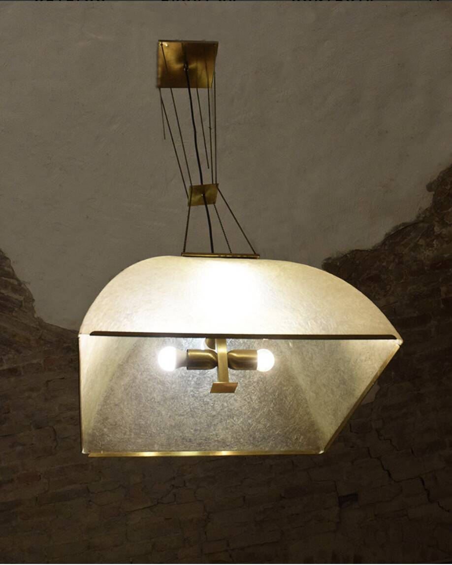 Large Lamperti chandelier made of fiberglass and brass from the 1970s.