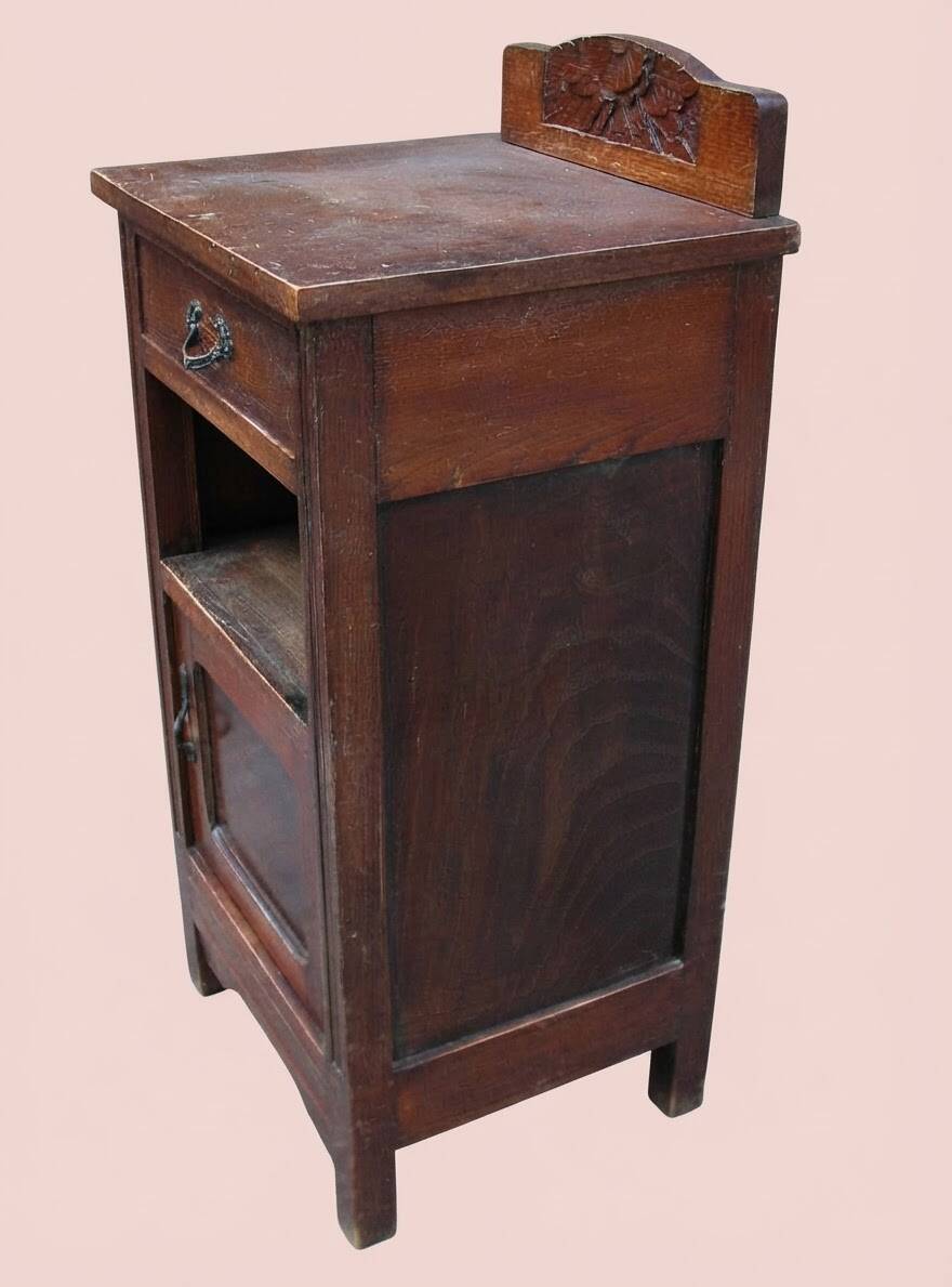Pair of Art Nouveau bedside tables in solid oak, late 19th century.