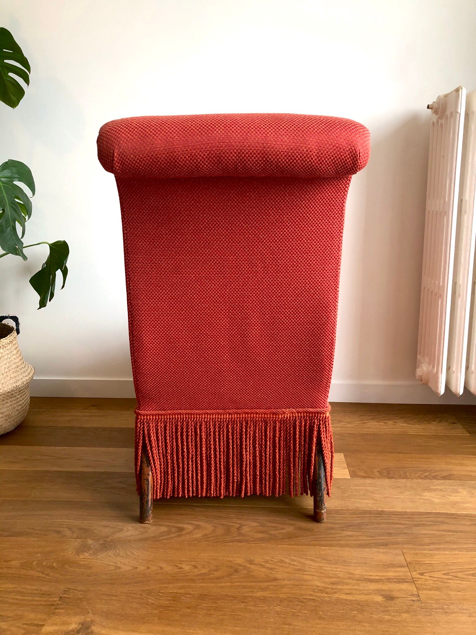 Red toad armchair