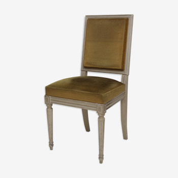 Wooden chair and solid velvet