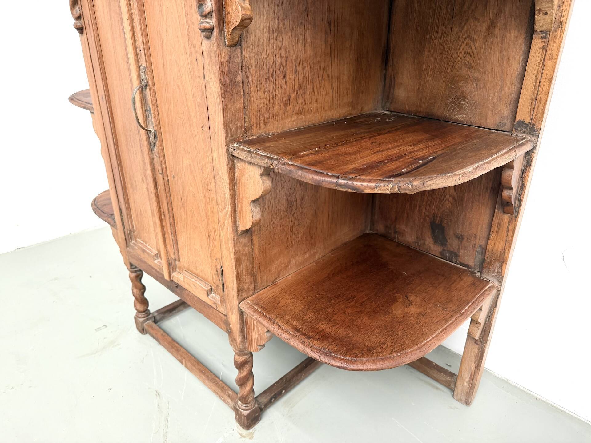 Popular Art cabinet sideboard, 1900