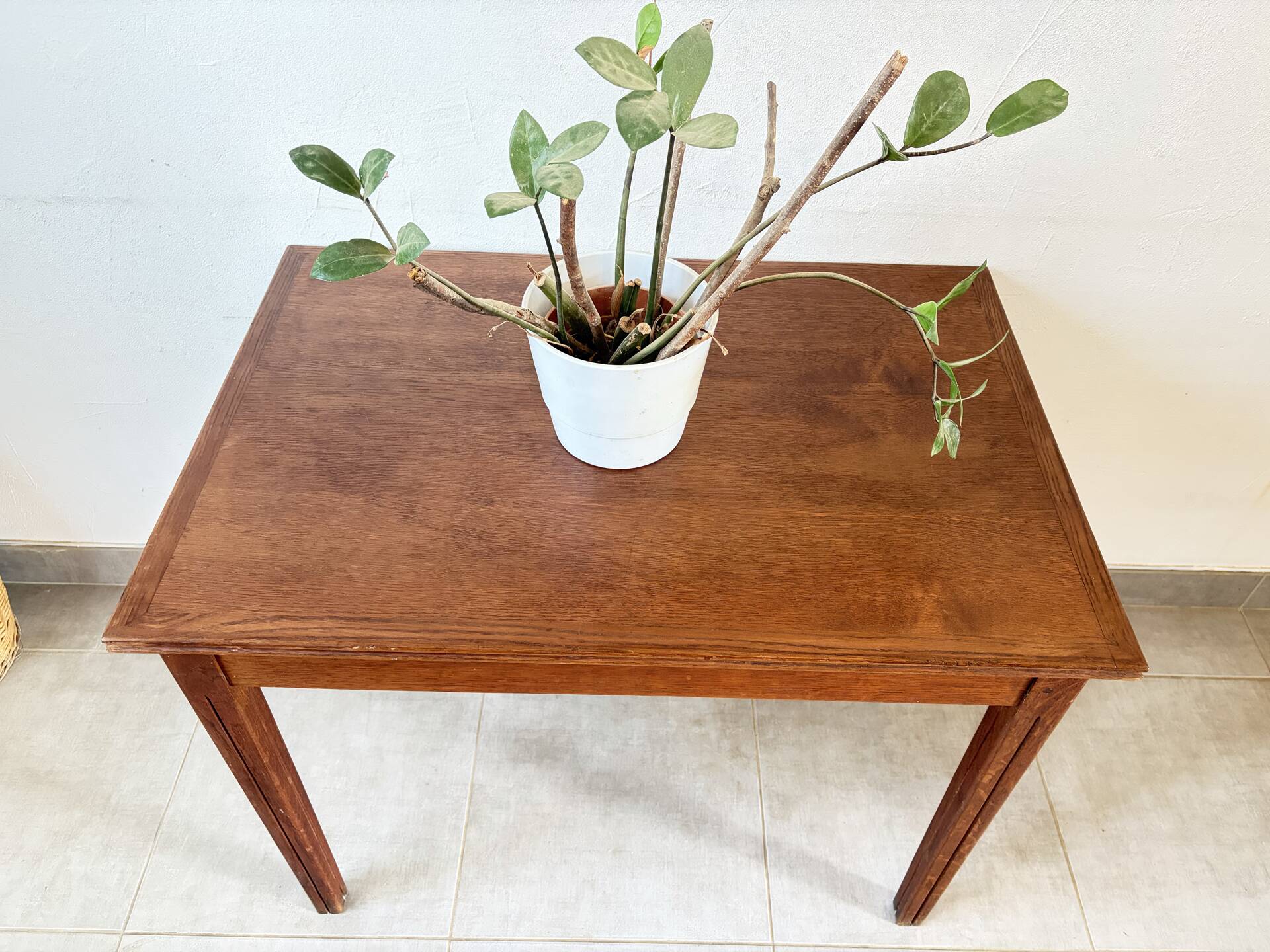 Extendable farmhouse table / extension