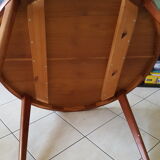 Scandinavian table