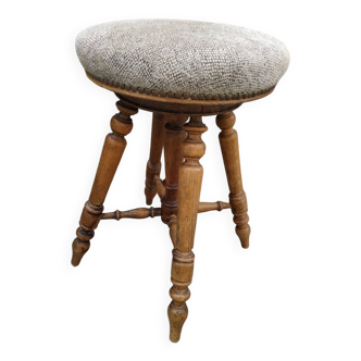 adjustable D Artistes stool