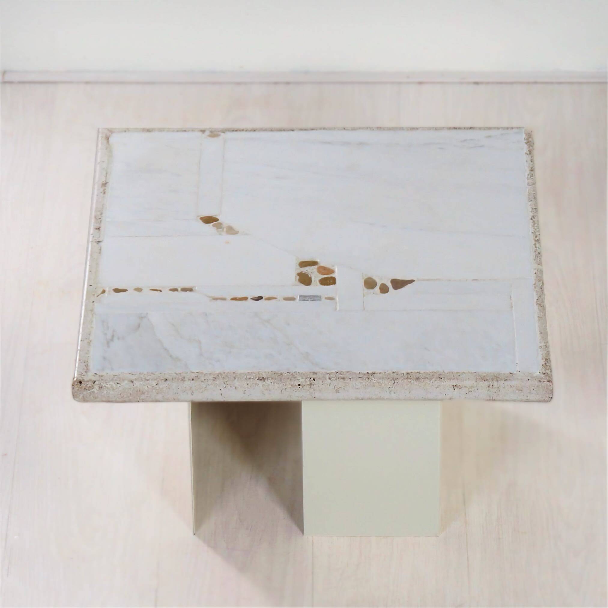 Petite table basse en marbre blanc par Paul Kingma, 1980s