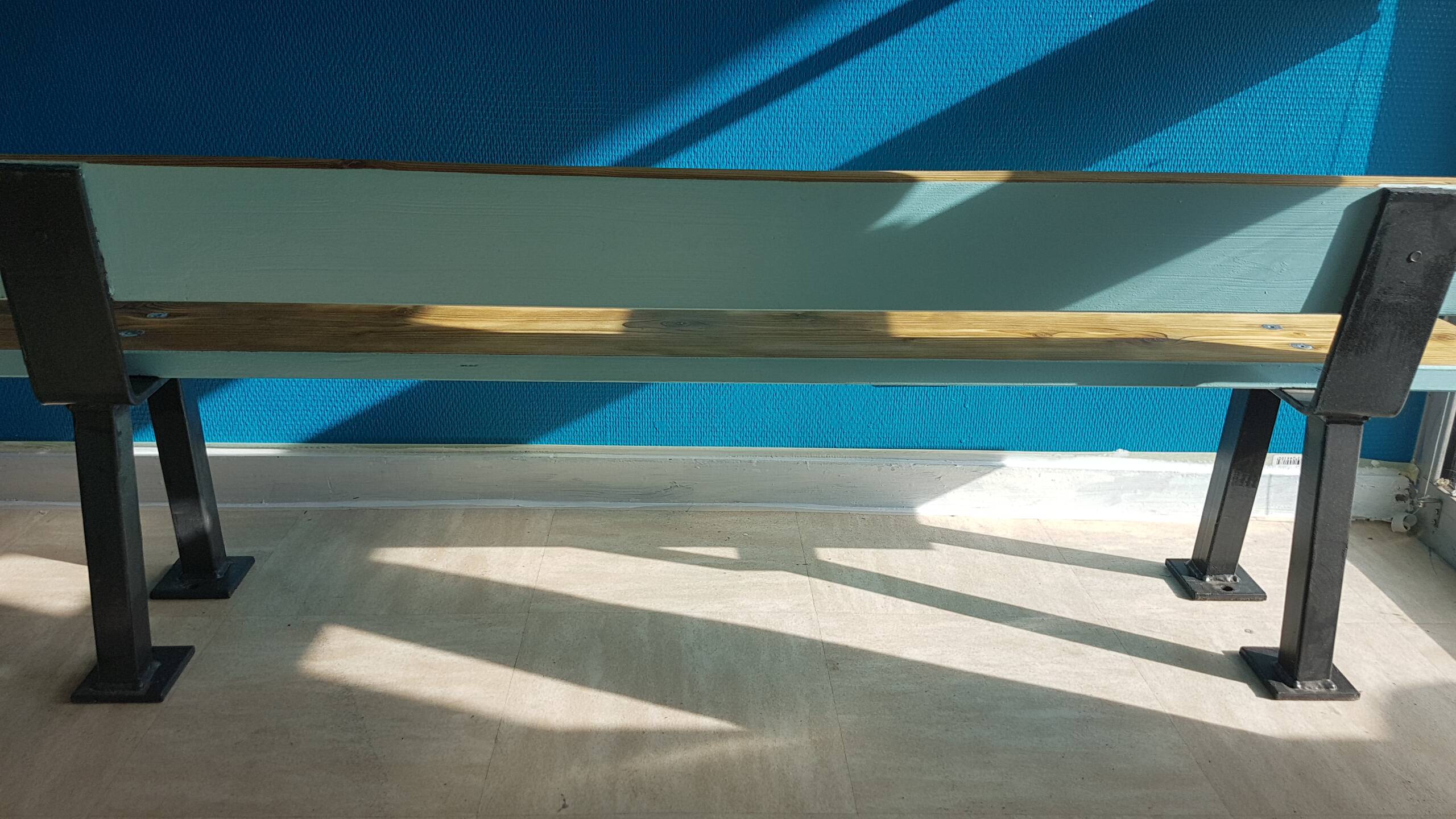 Banc d'école maternelle
