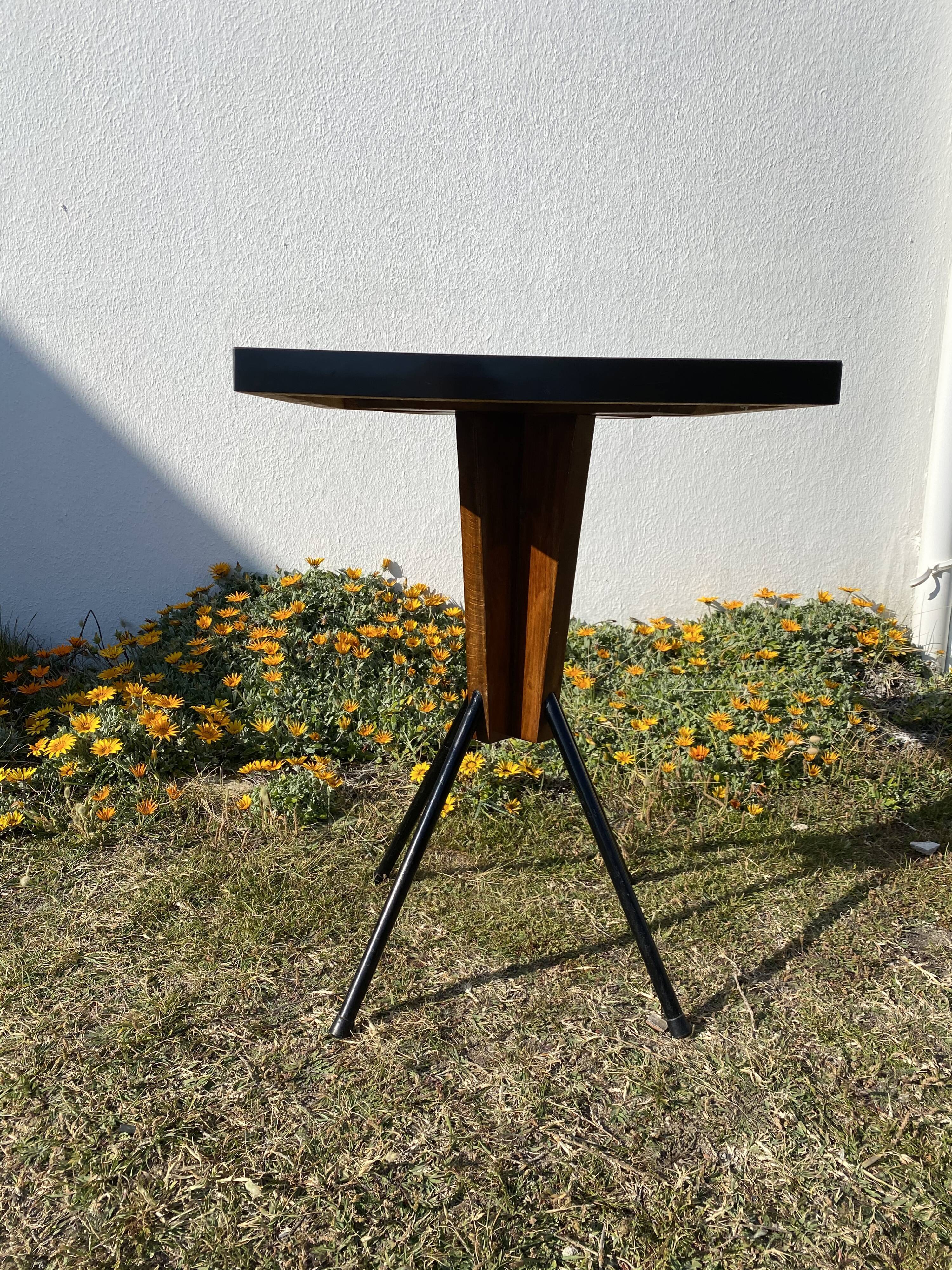 Formica bistro table and wood and metal footing