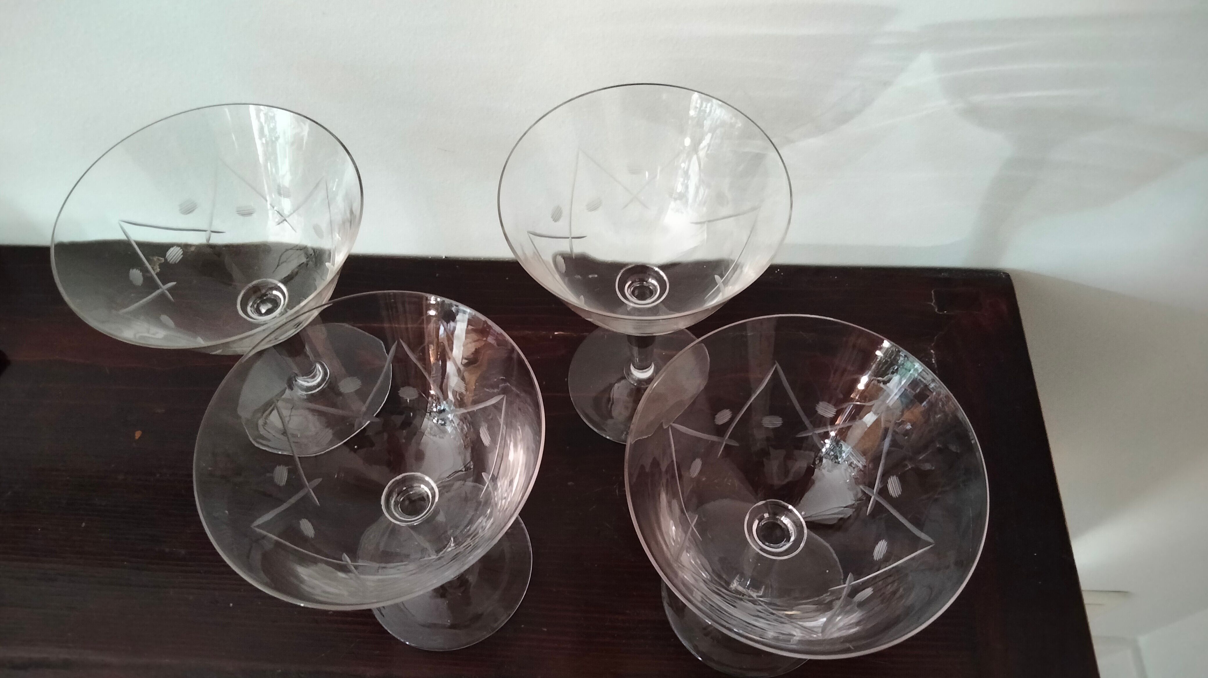4 champagne glasses in engraved crystal