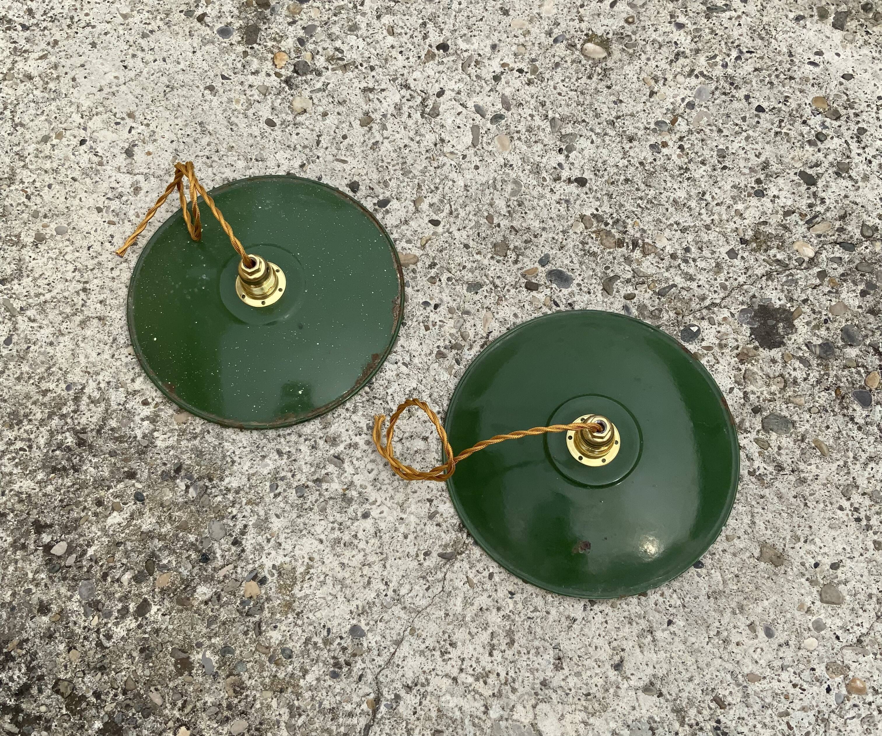 Vintage suspension duo in enamelled sheet metal style indus green and white