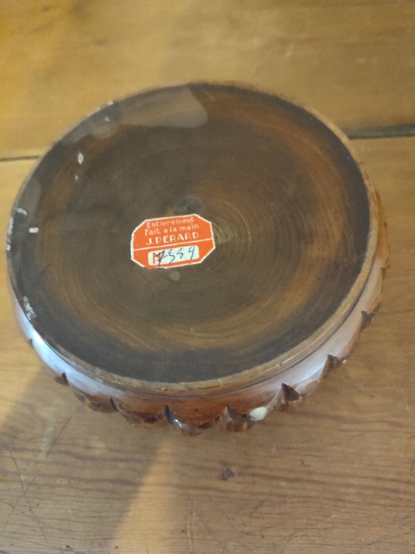 Boîte en bois vintage J.Perard