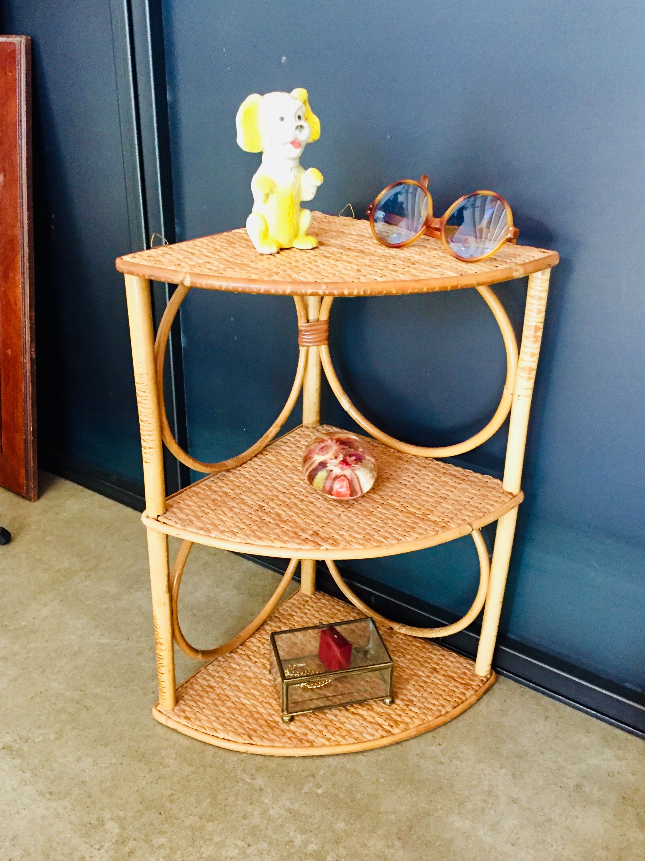 Wicker corner shelf