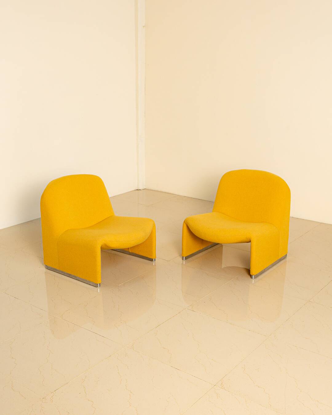 Pair of "Alky" lounge chairs by Giancarlo Piretti for Anonima Castelli 80's