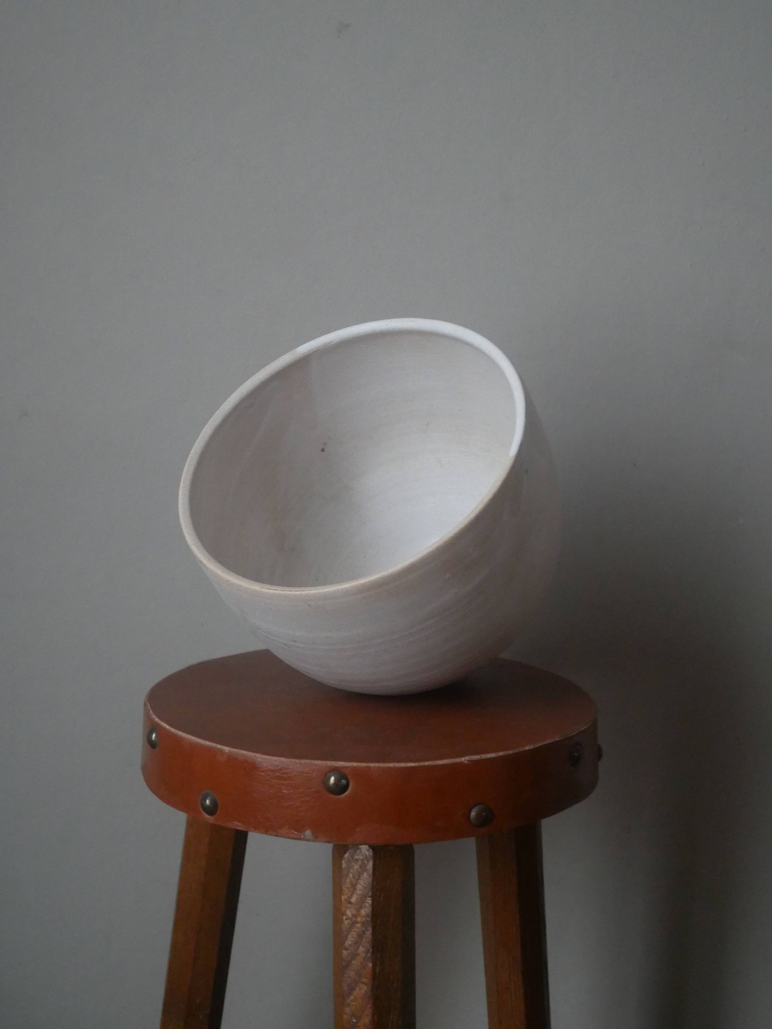 Japandi ceramic salad bowl, second-hand artisanal pottery