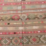 Tapis kilim ancien pastel, teintes délavées rose & vert, charme bohème,