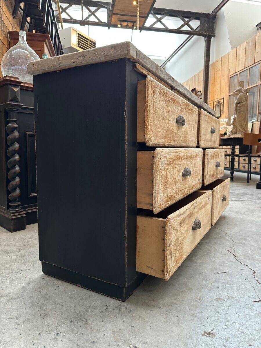 Old workshop furniture with 6 drawers.