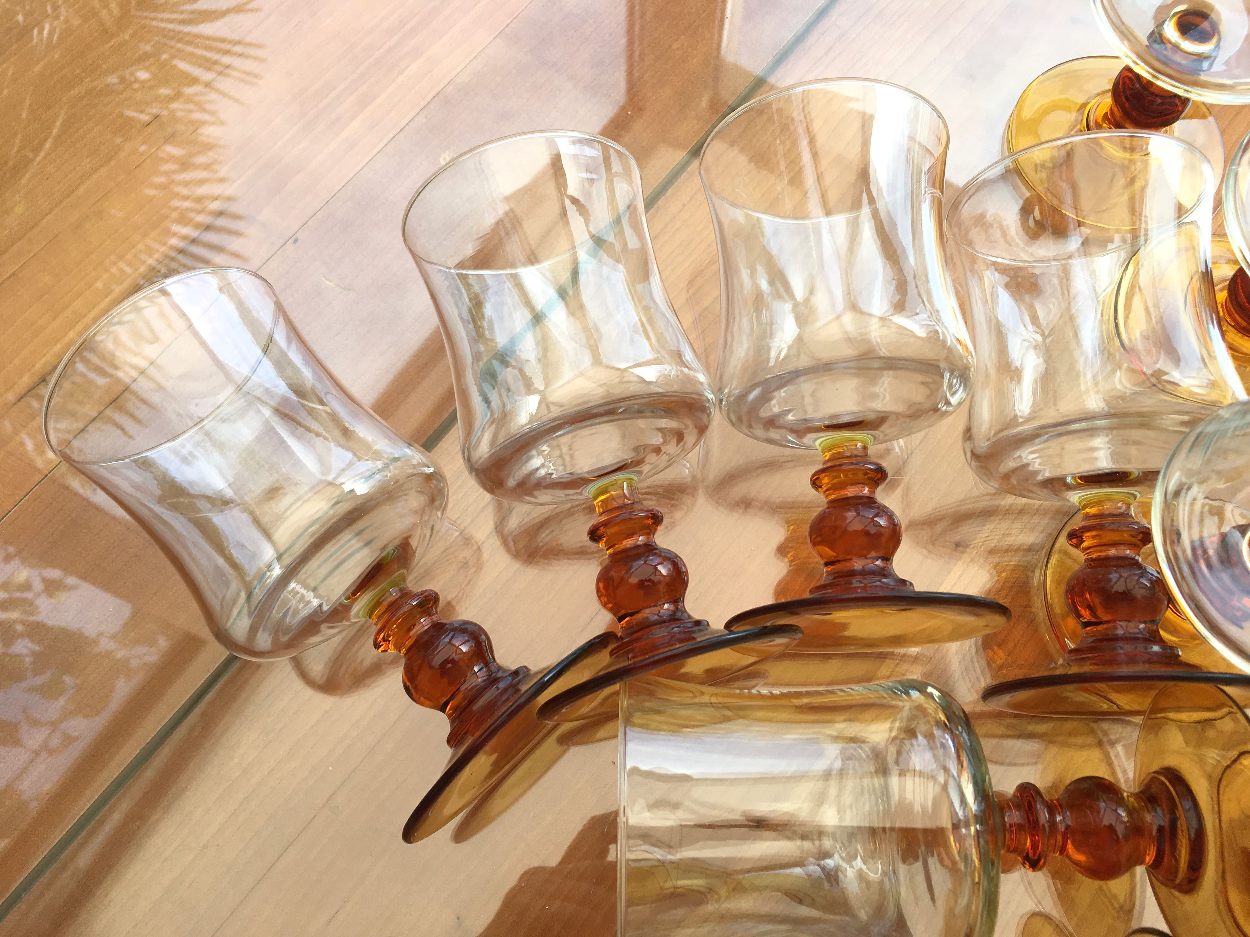 Set de 12 verres à vin vintage