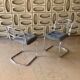 Chaises chromées avec assises retapissées