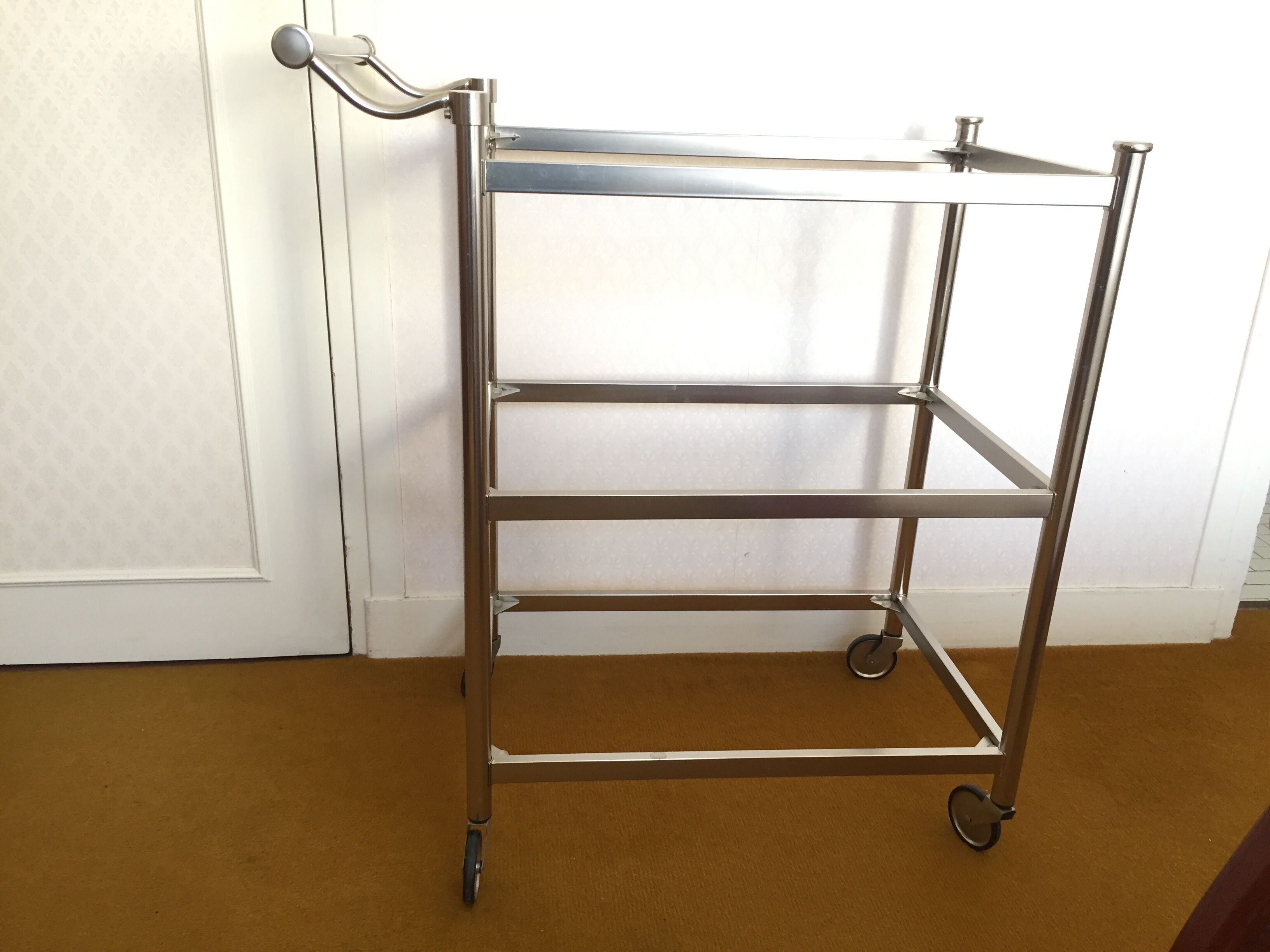 Metal and sand glass rolling table