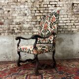 Walnut armchair Louis XIII of the seventeenth century