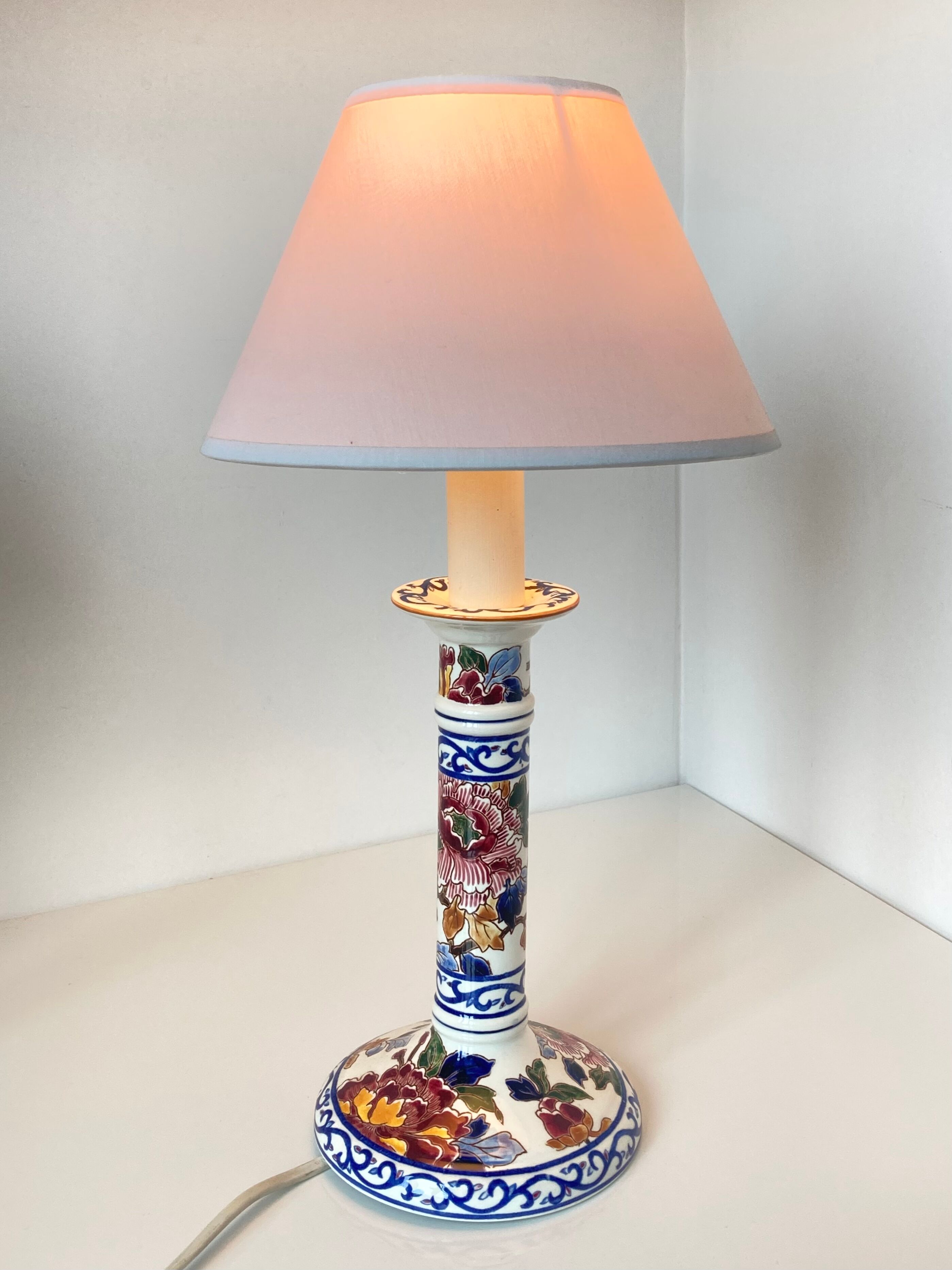Pairs of lamps in fine Gien earthenware decorated by hand