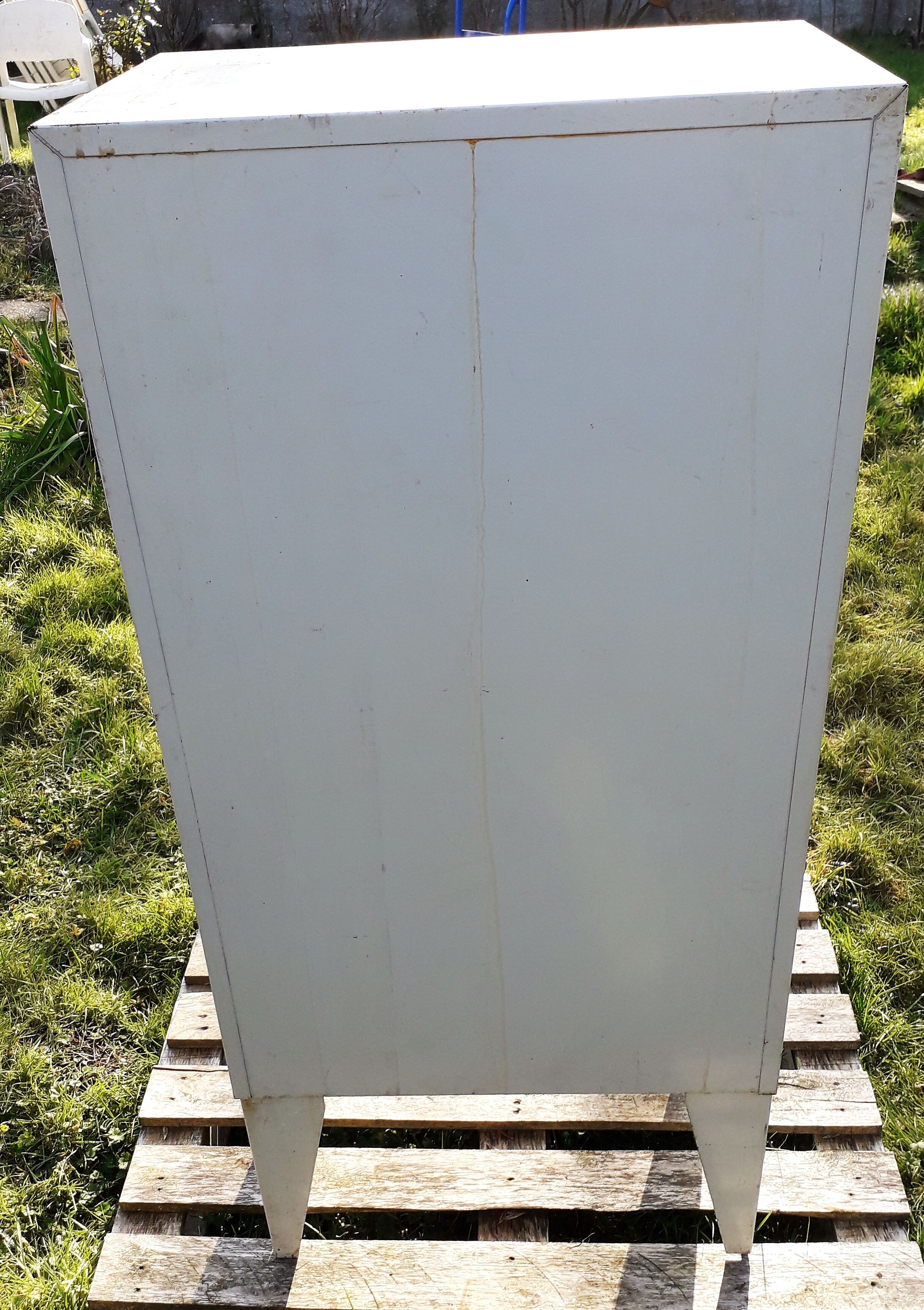 Industrial metal storage cabinet