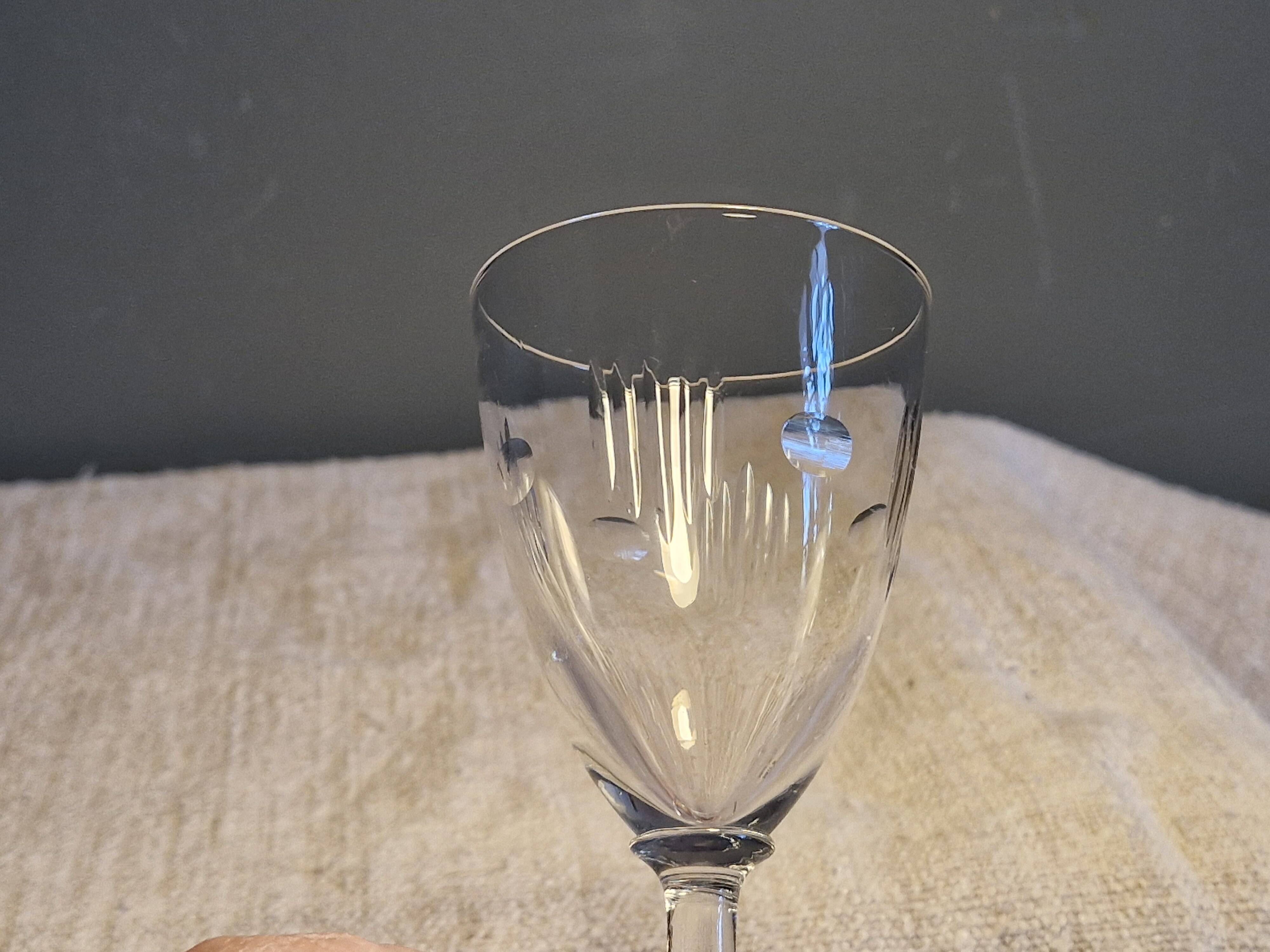 6 Wine Glasses - Small cut decoration - Period 1900