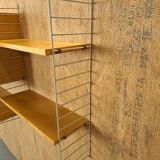 String modulair wandsysteem met kast en planken