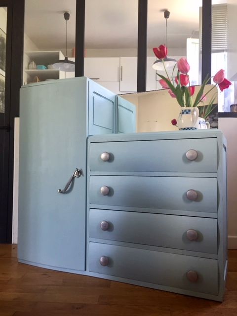 Asymmetric cabinet art deco