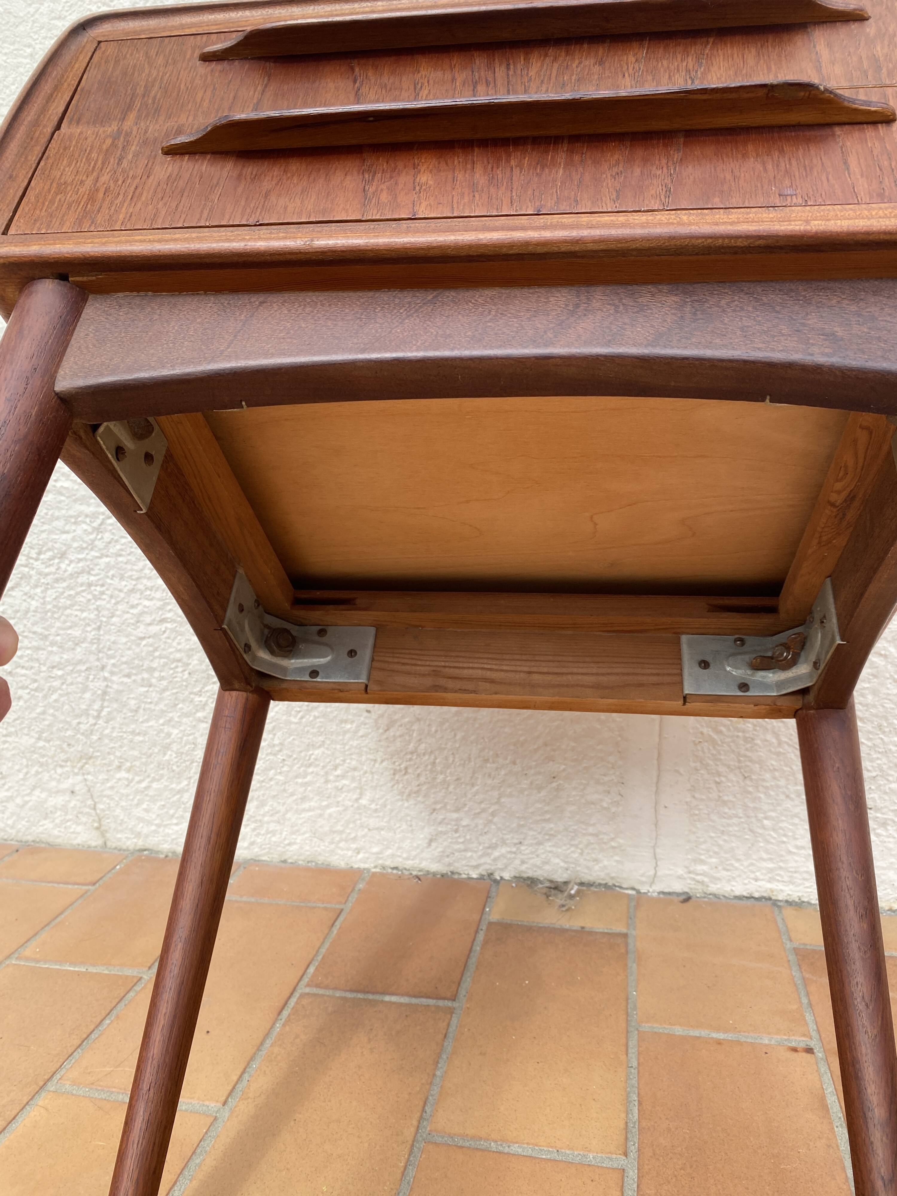 Vintage Scandinavian design bedside table in teak by the Danish Andersen.