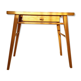 Child desk