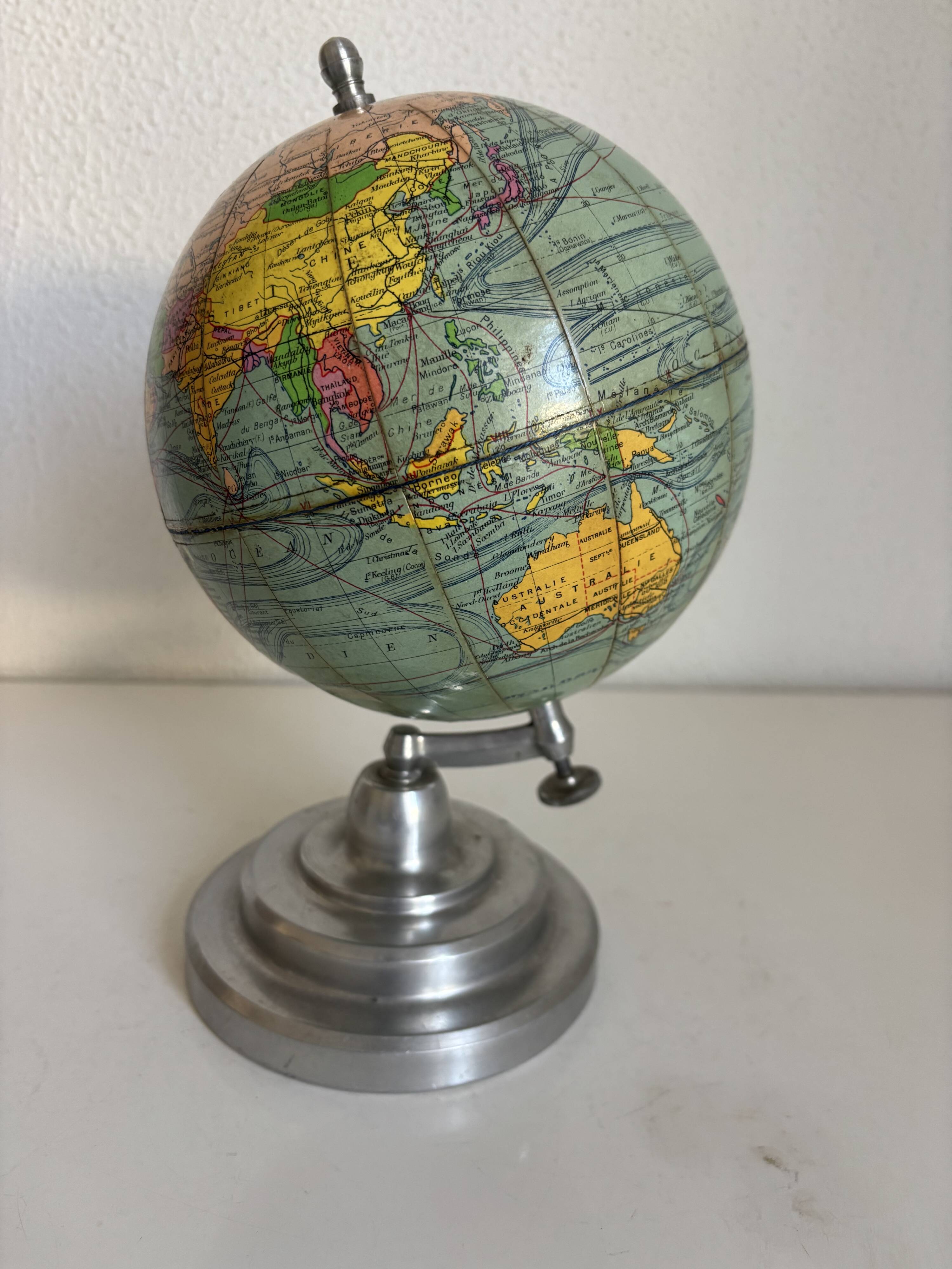 Vintage 1950 terrestrial globe by Girard Barrère Forest Thomas - 26 cm