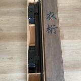 Porte-vêtements laqué japonais
