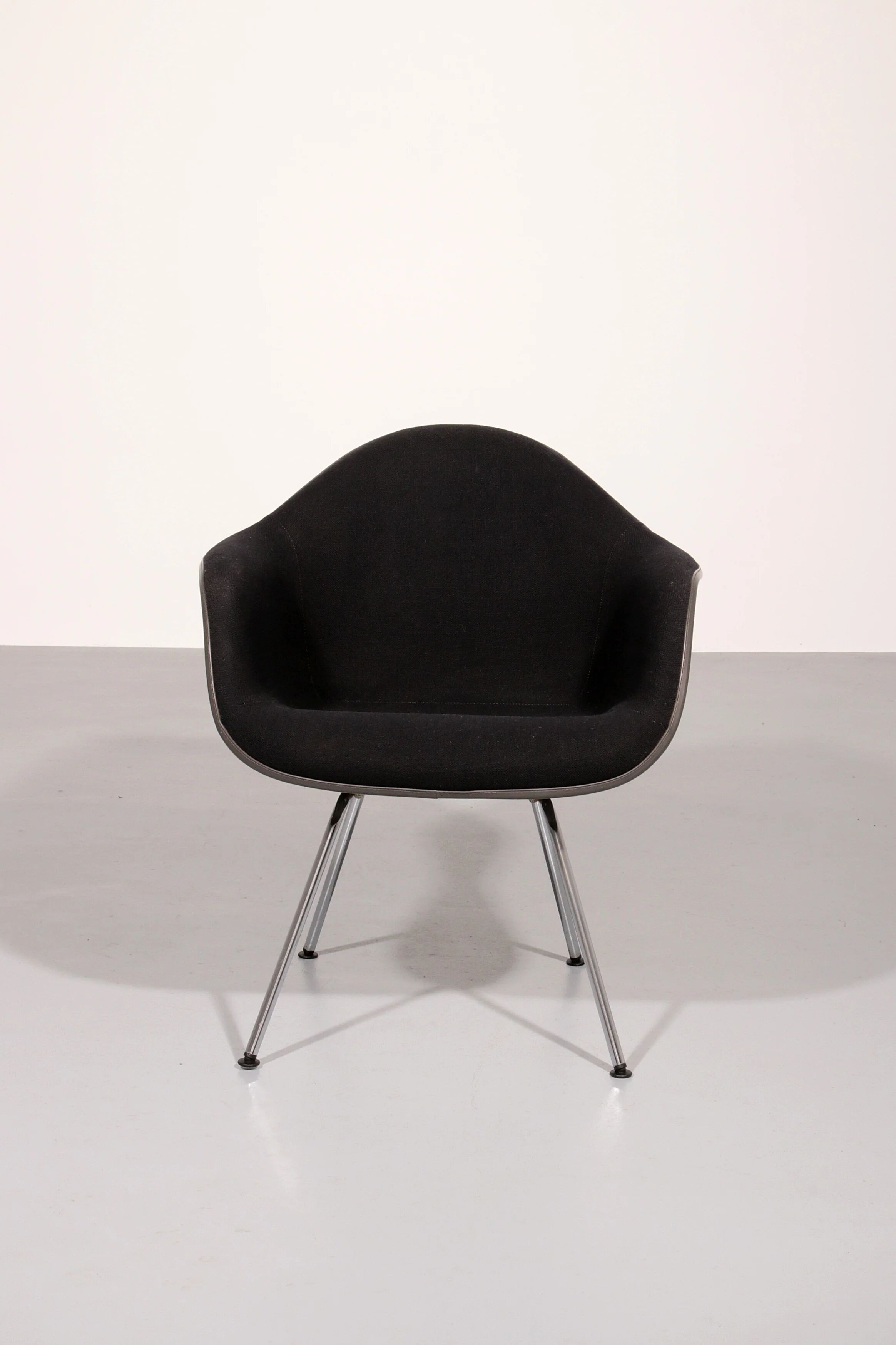 Dining chairs by Charles Eames and Ray Eames Model Dax 1970