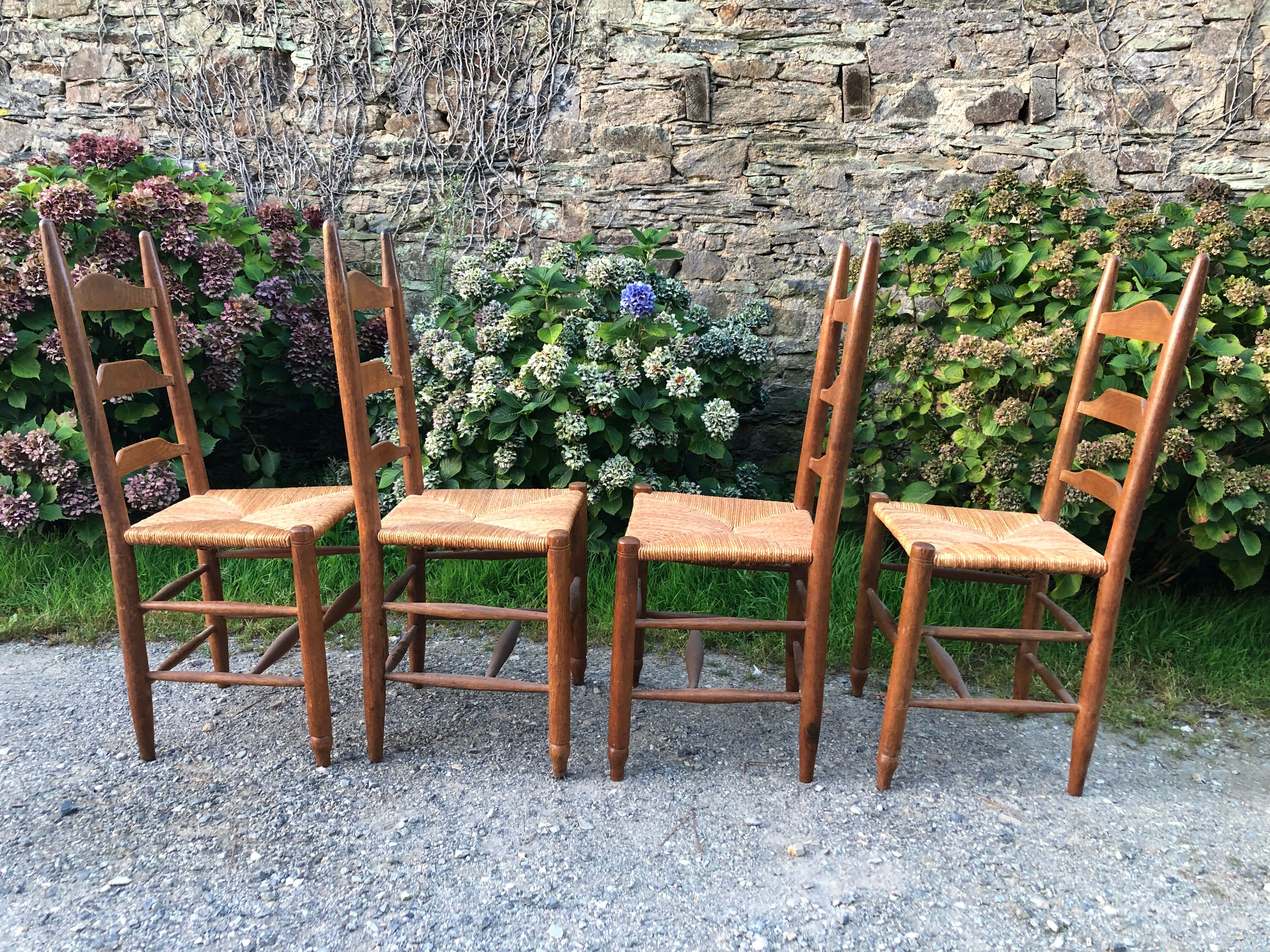 4 oak mulched chairs