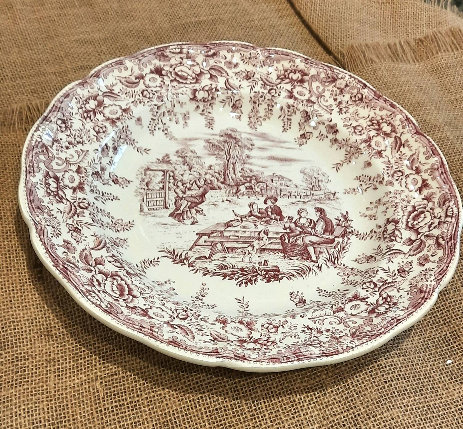Round Lunéville dish