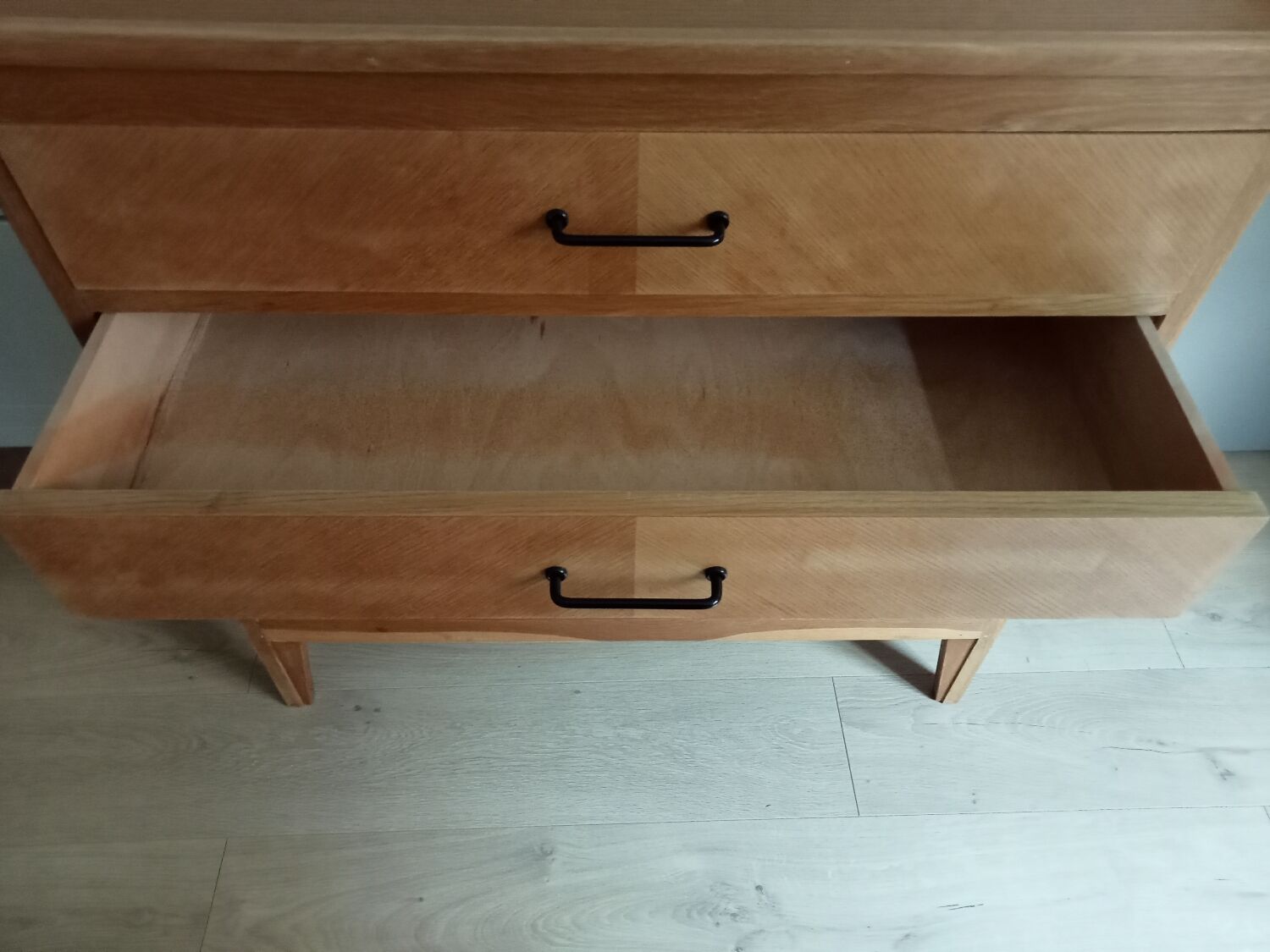 Vintage chest of drawers