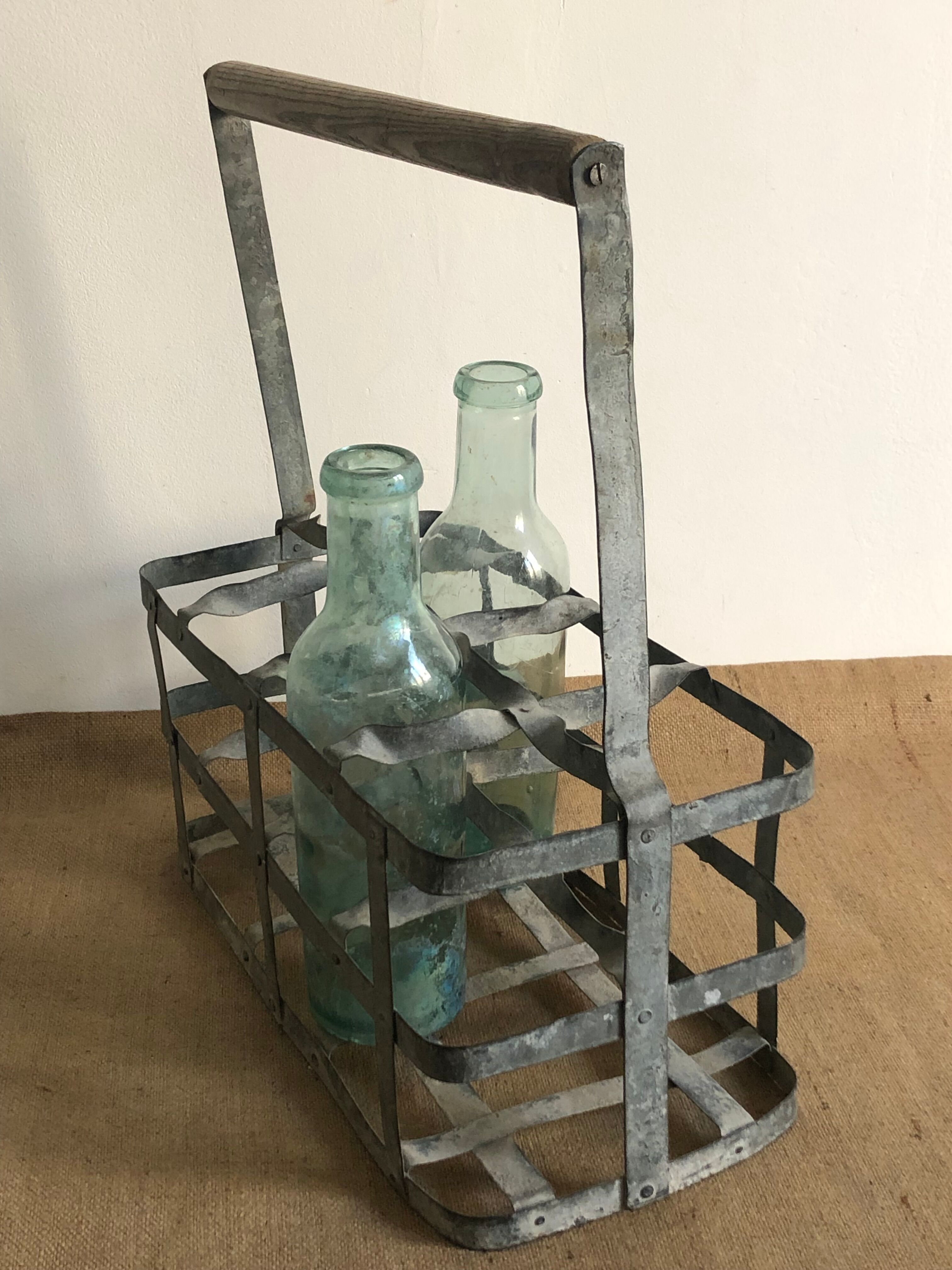8-hole bottle holder, zinc and wood